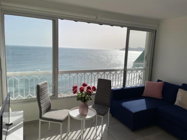 Precioso Apartamento A Estrenar En Primera Linea De Playa Benidorm Eksteriør bilde